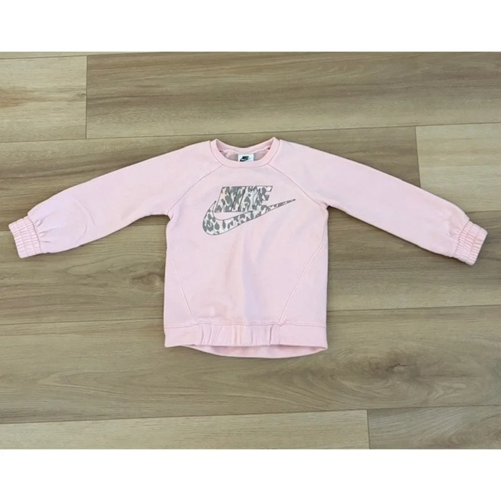 Nike Girls'‎ Sweatshirt Size 4 Pink Gray Logo Crewneck Pullover Top